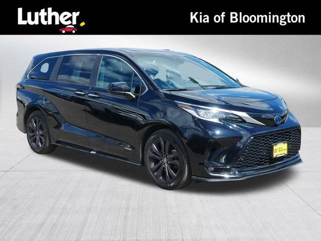2021 Toyota Sienna XSE FWD photo