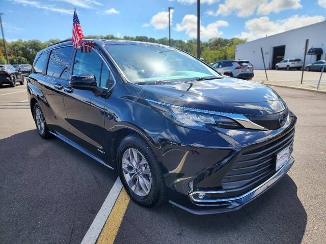 2021 Toyota Sienna XLE AWD photo