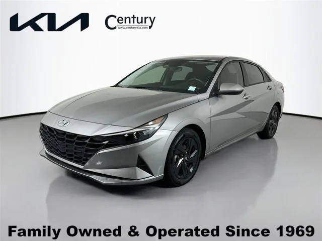 2021 Hyundai Elantra SEL FWD photo