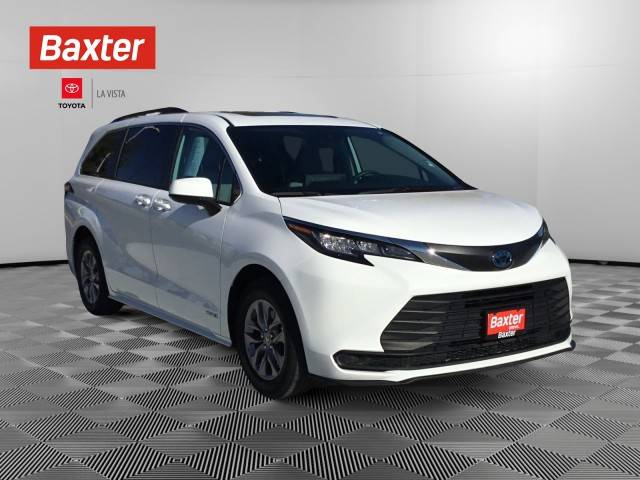 2021 Toyota Sienna LE AWD photo