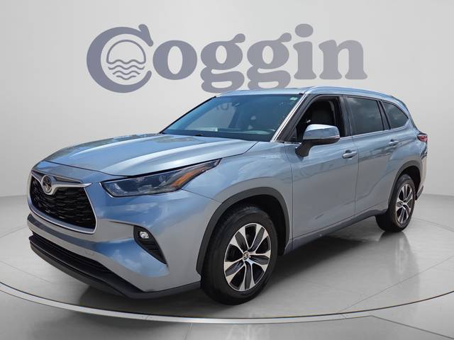 2021 Toyota Highlander XLE FWD photo