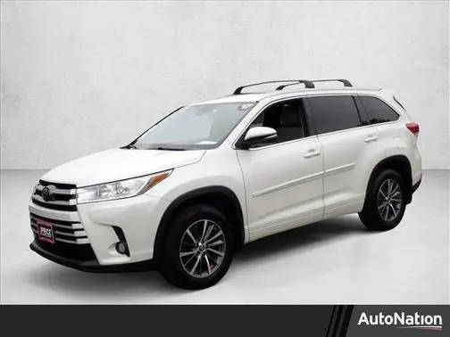 2017 Toyota Highlander XLE AWD photo