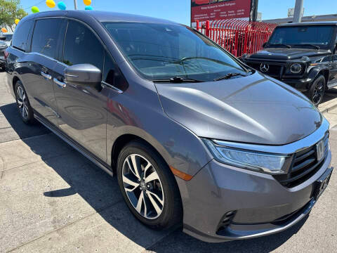 2021 Honda Odyssey Touring FWD photo