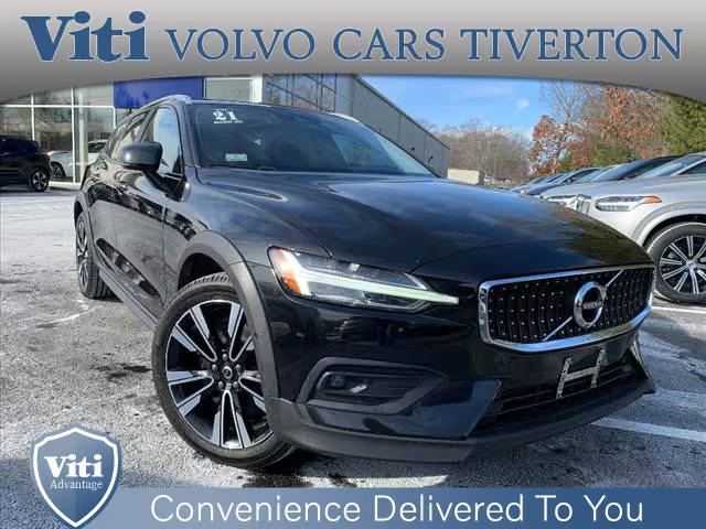 2021 Volvo V60 Cross Country  AWD photo