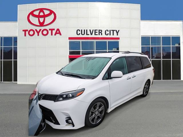 2020 Toyota Sienna SE FWD photo
