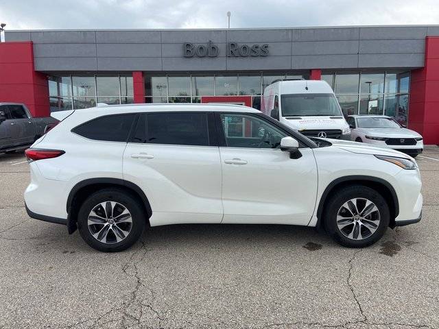 2021 Toyota Highlander XLE AWD photo