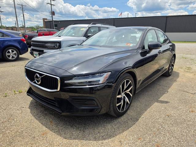 2020 Volvo S60 Momentum AWD photo