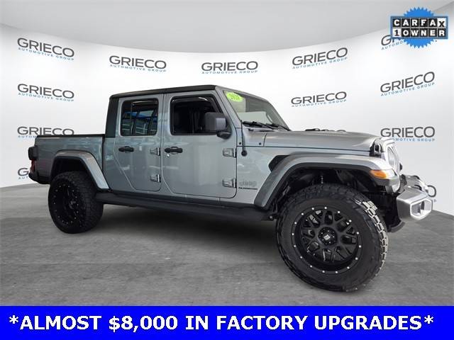 2021 Jeep Gladiator Overland 4WD photo