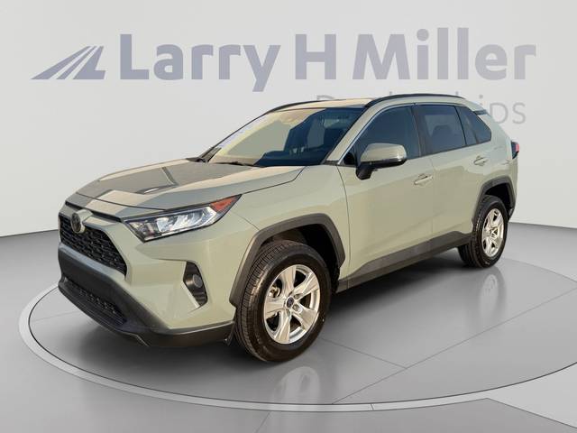 2021 Toyota RAV4 XLE FWD photo