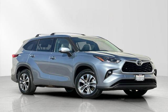 2021 Toyota Highlander XLE FWD photo