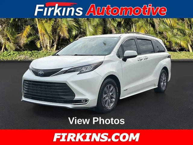 2021 Toyota Sienna XLE FWD photo