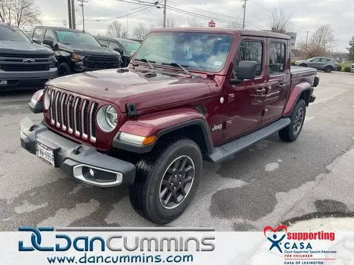 2021 Jeep Gladiator Overland 4WD photo