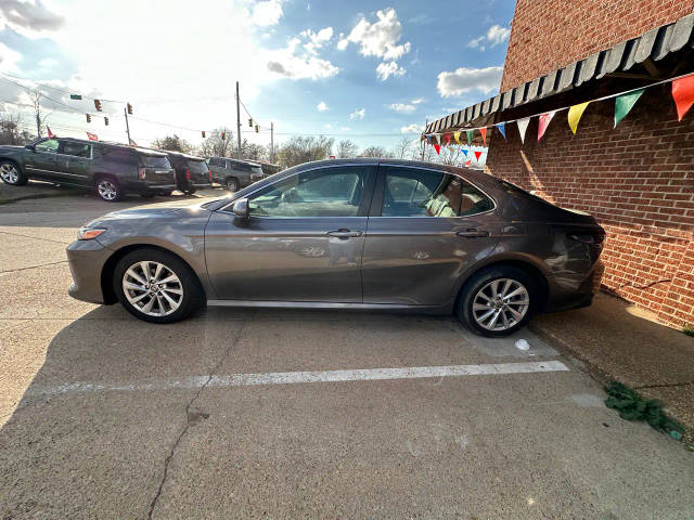 2021 Toyota Camry LE FWD photo