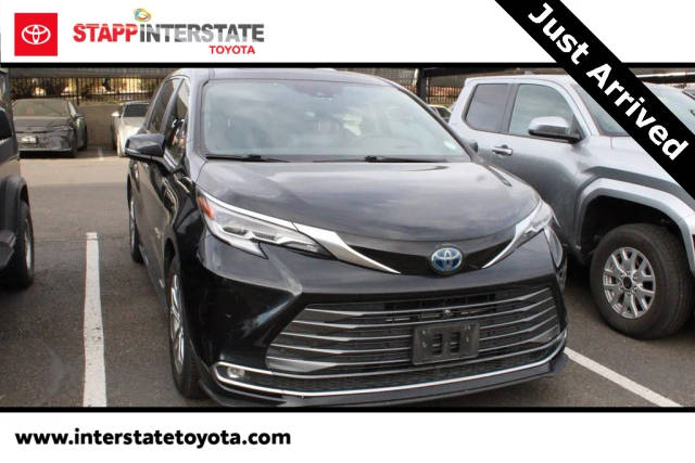2021 Toyota Sienna Platinum AWD photo