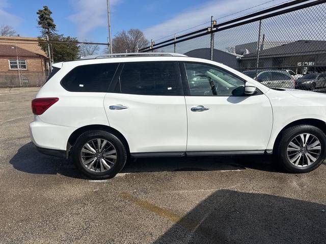 2020 Nissan Pathfinder SV FWD photo
