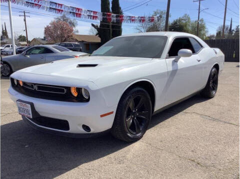 2019 Dodge Challenger SXT RWD photo