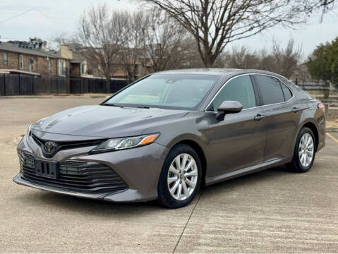 2020 Toyota Camry LE FWD photo