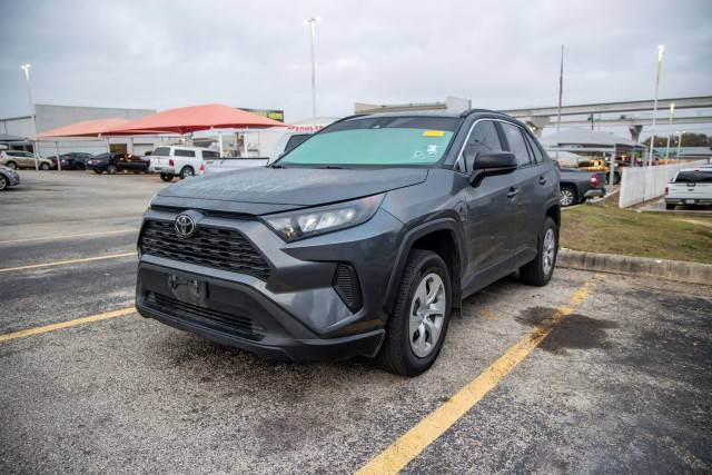 2021 Toyota RAV4 LE FWD photo