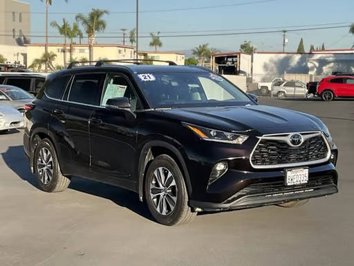 2021 Toyota Highlander XLE FWD photo