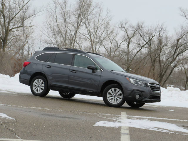 2018 Subaru Outback Premium AWD photo