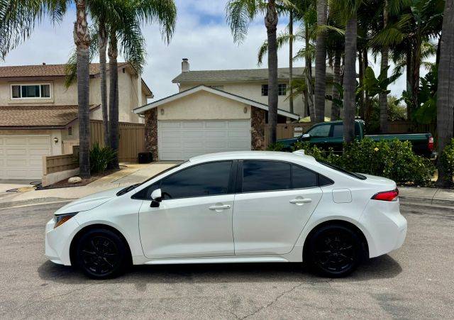 2021 Toyota Corolla LE FWD photo