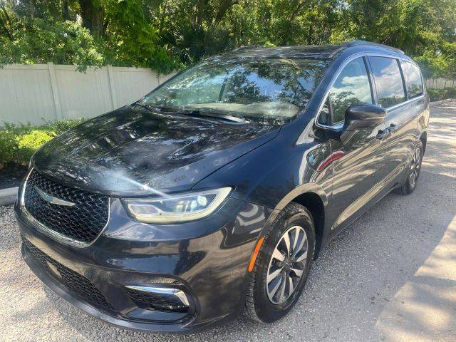 2021 Chrysler Pacifica Minivan Hybrid Touring FWD photo
