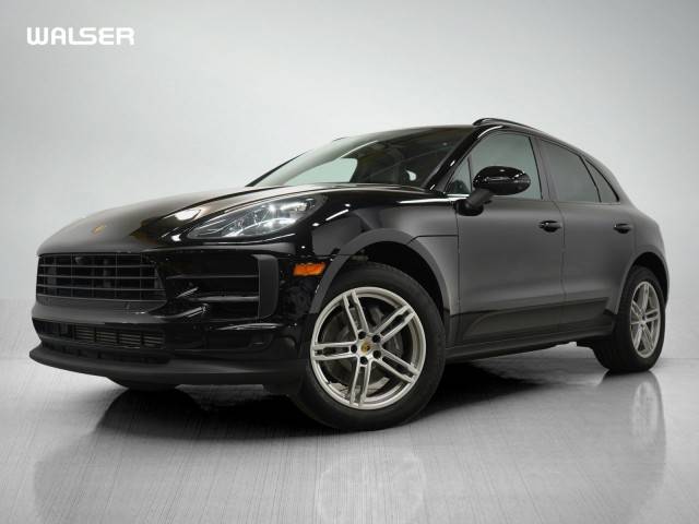 2021 Porsche Macan  AWD photo