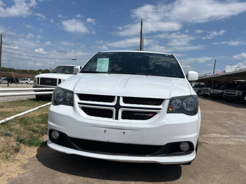 2017 Dodge Grand Caravan GT FWD photo
