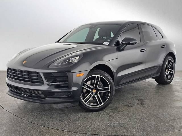 2021 Porsche Macan  AWD photo