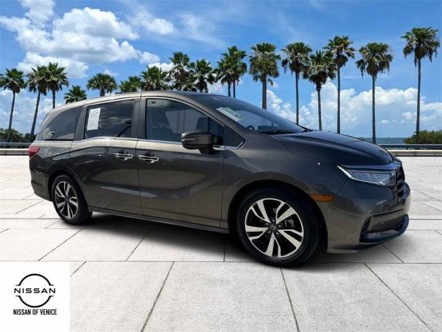 2022 Honda Odyssey Touring FWD photo