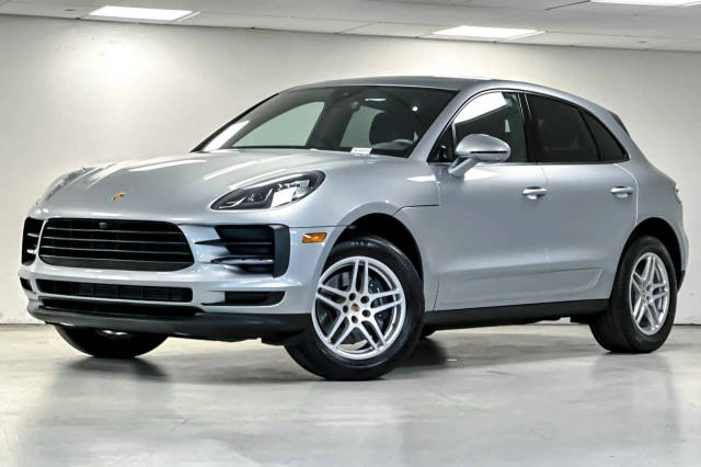 2021 Porsche Macan  AWD photo