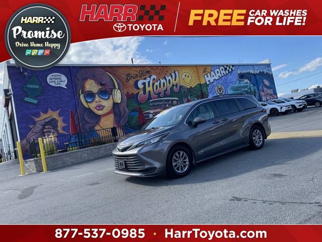 2021 Toyota Sienna LE AWD photo