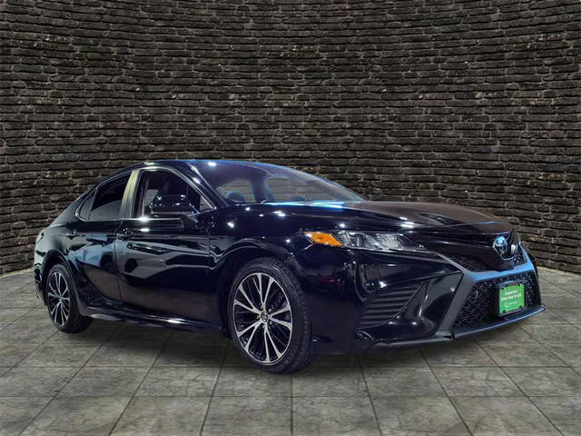 2019 Toyota Camry SE FWD photo