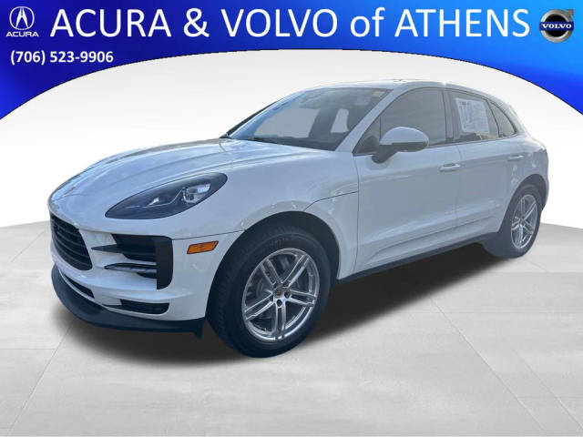 2021 Porsche Macan  AWD photo