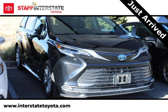 2021 Toyota Sienna Platinum AWD photo