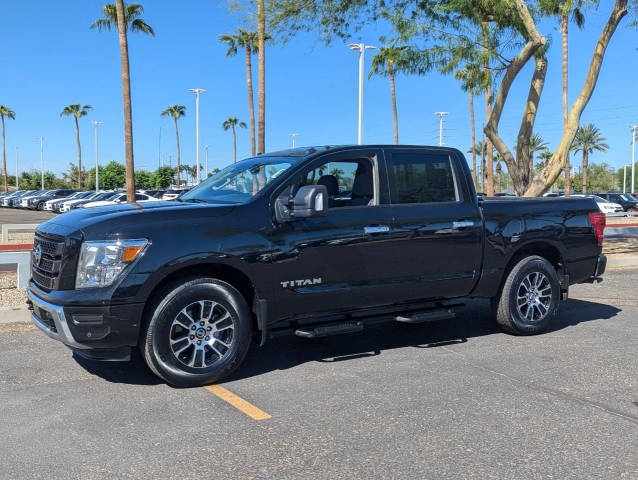 2021 Nissan Titan SV 4WD photo