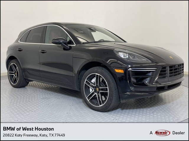 2021 Porsche Macan Turbo AWD photo