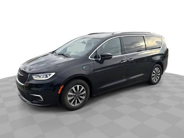2021 Chrysler Pacifica Minivan Hybrid Touring L FWD photo