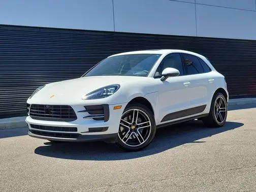 2021 Porsche Macan  AWD photo