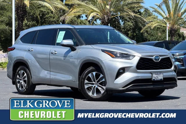 2021 Toyota Highlander Hybrid XLE AWD photo