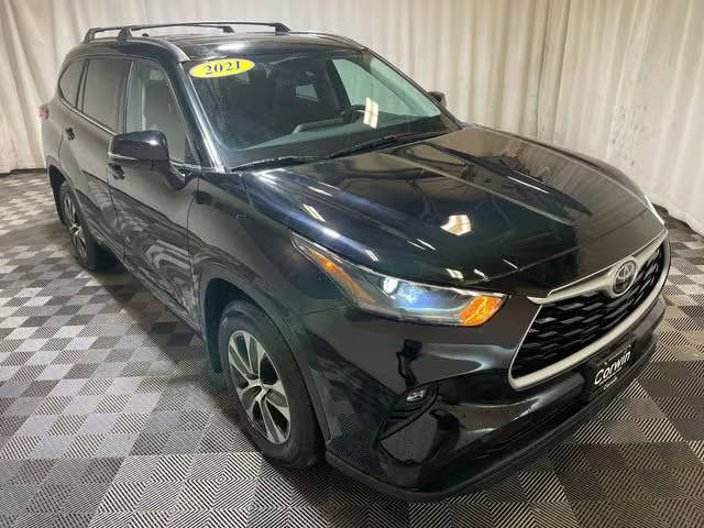 2021 Toyota Highlander XLE AWD photo