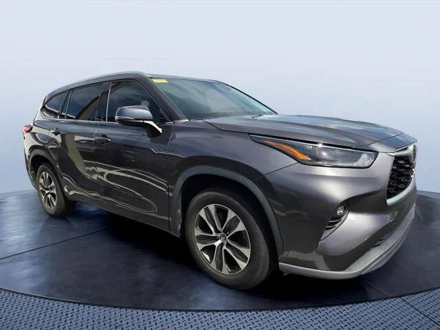 2021 Toyota Highlander XLE FWD photo