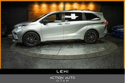 2021 Toyota Sienna XSE FWD photo