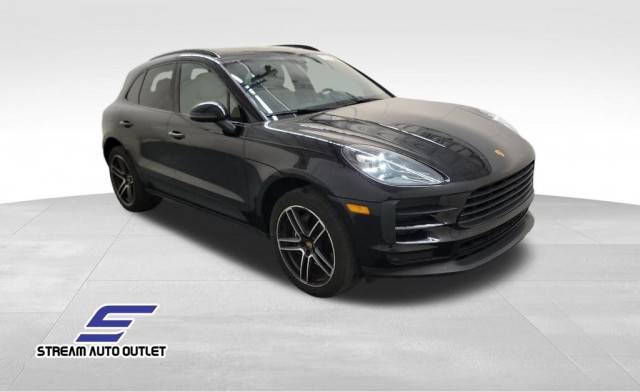 2021 Porsche Macan  AWD photo