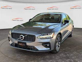 2021 Volvo S60 Momentum FWD photo