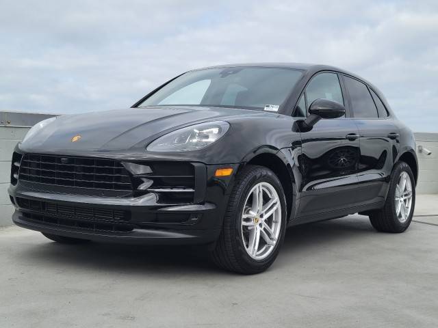 2021 Porsche Macan  AWD photo