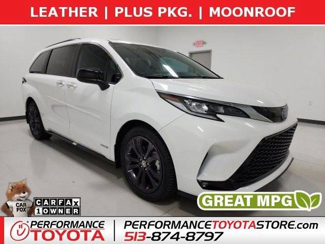 2021 Toyota Sienna XSE FWD photo