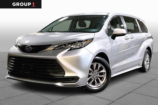 2021 Toyota Sienna LE AWD photo