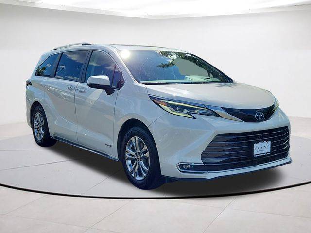 2021 Toyota Sienna Platinum AWD photo