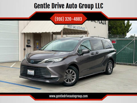 2021 Toyota Sienna LE FWD photo